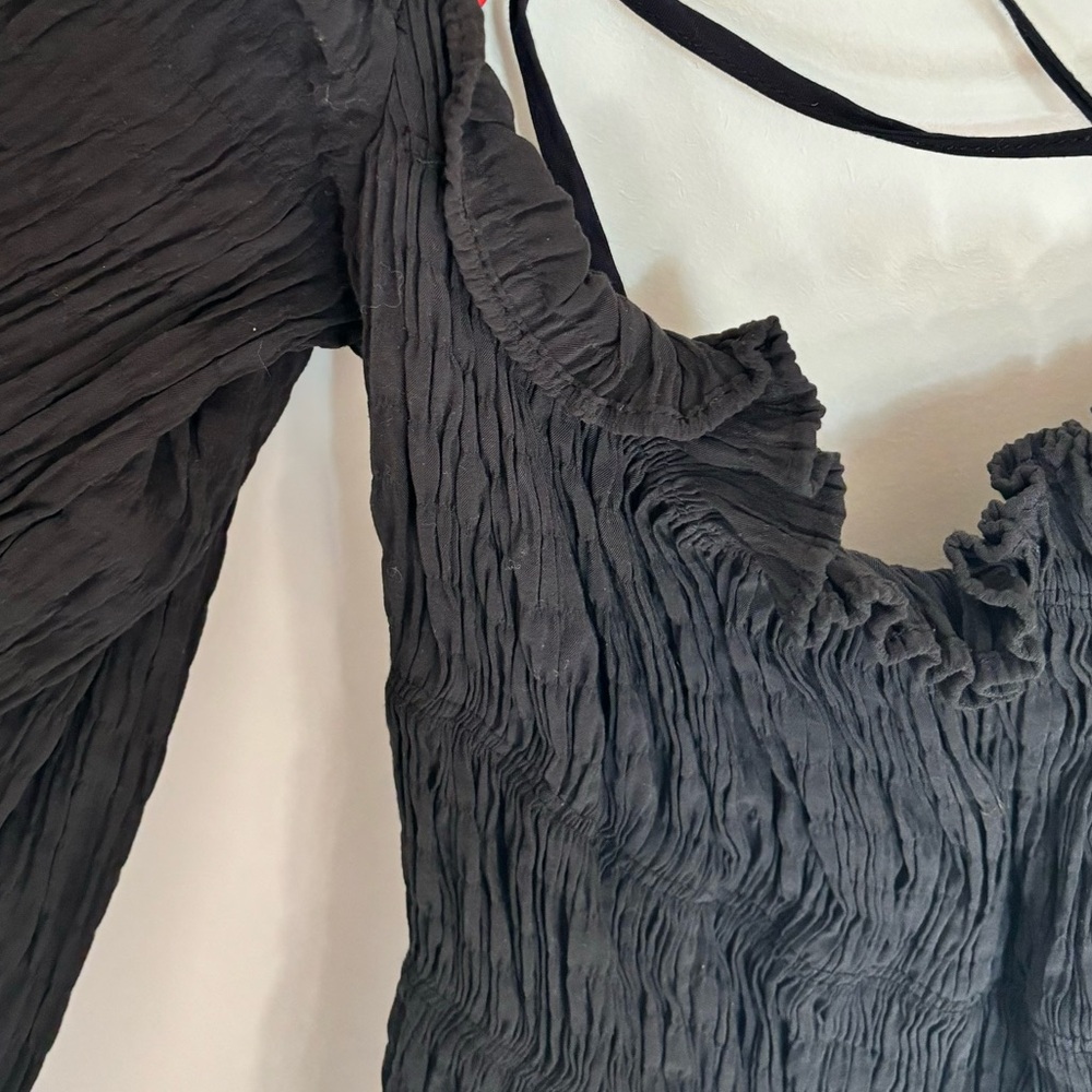 URBAN OUTFITTERS BACKLESS TOP 🖤